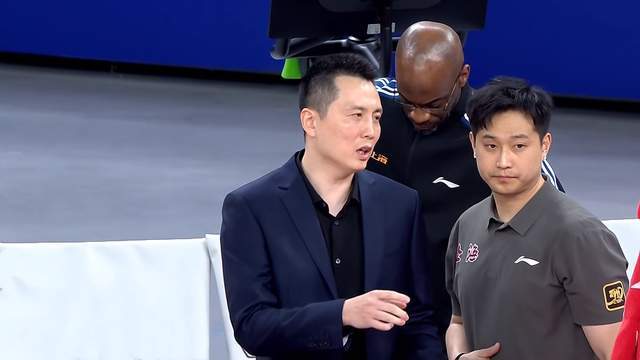 上海男篮赛点战，卢伟防守制胜，北京双后卫被压制，赵睿拿出斗志
