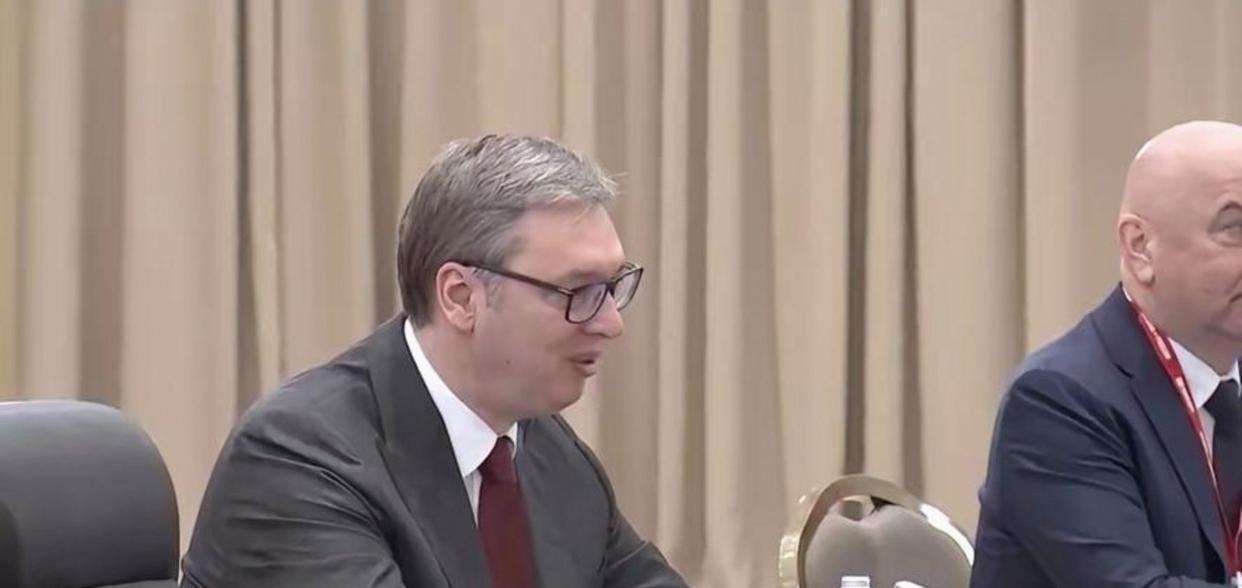 欧盟红线碎了，美媒心态崩了，武契奇根本不理，真正赢家终于出现！